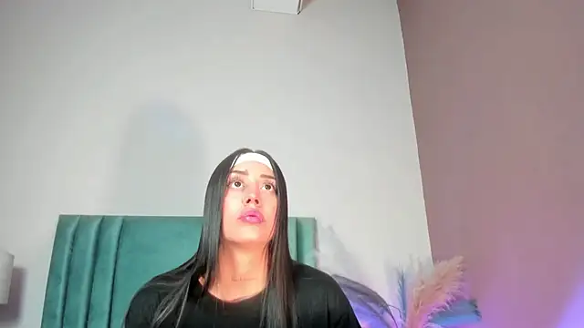 NoraDasilva online show from 02.10.26