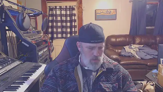 Snapshot of jimdacbin420 chatting on 02.13.25 jimdacbin420 online show from 02.13.25