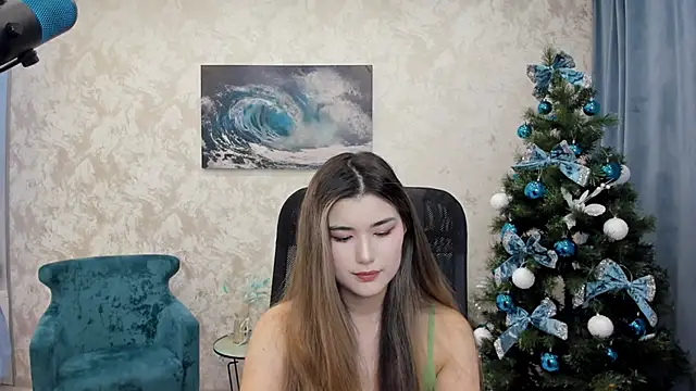 Snapshot of AnneTLi chatting on 12.15.24 AnneTLi online show from 12.15.24