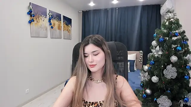 Snapshot of AnneTLi chatting on 12.17.24 AnneTLi online show from 12.17.24