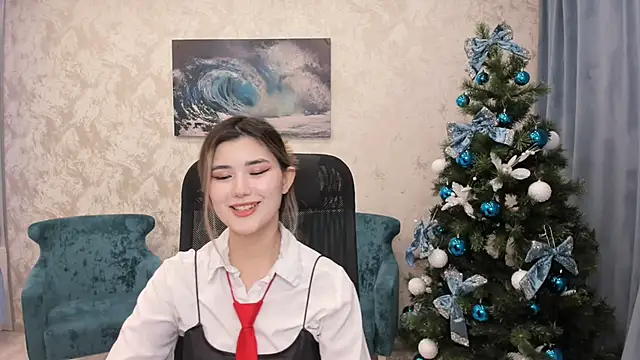 Snapshot of AnneTLi chatting on 12.22.24 AnneTLi online show from 12.22.24