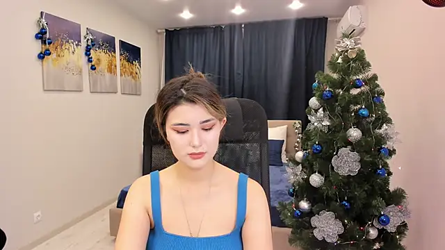 Snapshot of AnneTLi chatting on 12.27.24 AnneTLi online show from 12.27.24