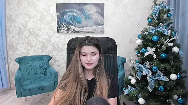 Snapshot of AnneTLi chatting on 12.29.24 AnneTLi online show from 12.29.24
