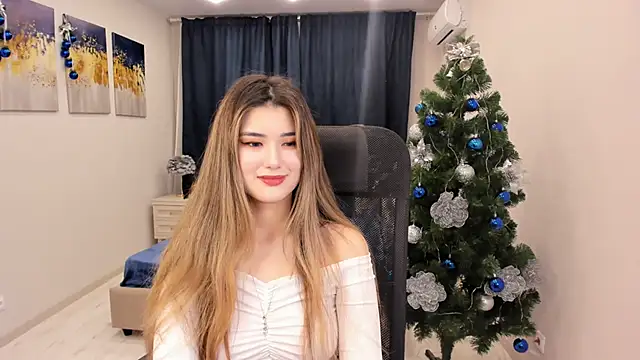 Snapshot of AnneTLi chatting on 12.30.24 AnneTLi online show from 12.30.24