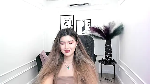 Snapshot of AnneTLi chatting on 09.10.25 AnneTLi online show from 09.10.25