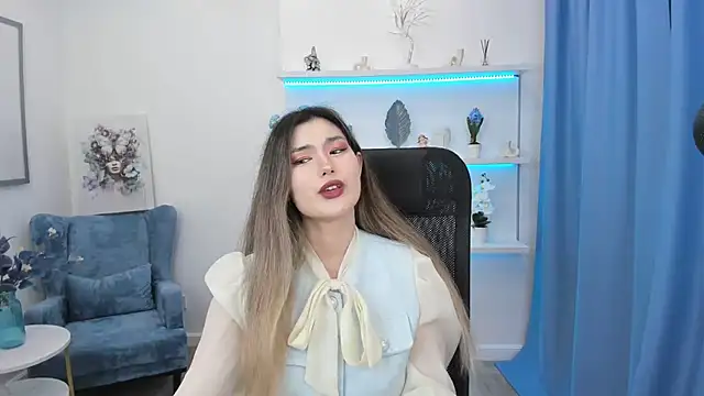 Snapshot of AnneTLi chatting on 09.23.25 AnneTLi online show from 09.23.25