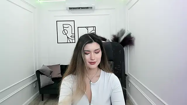 Snapshot of AnneTLi chatting on 09.25.25 AnneTLi online show from 09.25.25