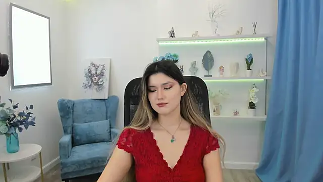 Snapshot of AnneTLi chatting on 10.11.25 AnneTLi online show from 10.11.25