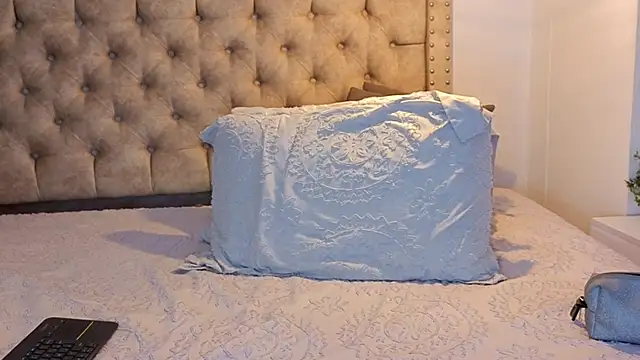 KeryHillson online show from 02.11.26