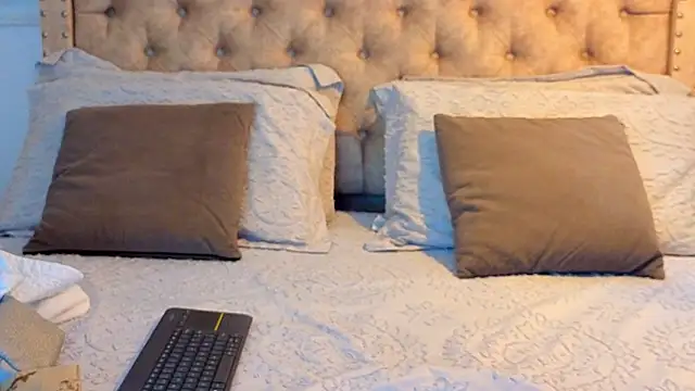 KeryHillson online show from 02.18.26