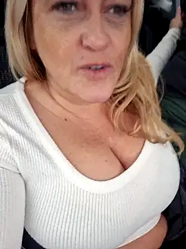 Isabellaa04 online show from 12.21.25