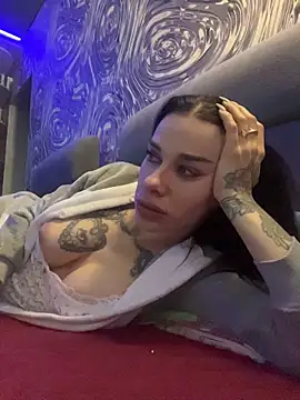 Queen of pain online show from 12.22.25