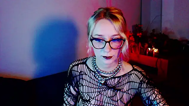Snapshot of welliza chatting on 09.19.25 welliza online show from 09.19.25