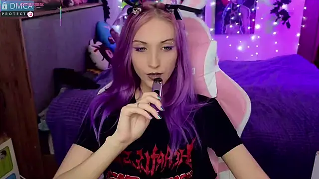 Violet Noir online show from 01.22.25