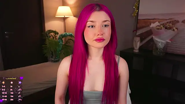 ShirleyCarolyn online show from 12.12.24