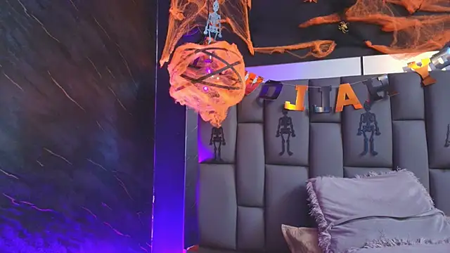  MiaBrown  online show from 10.31.25