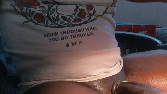 1curvegod1 online show from 04.08.26
