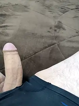 Snapshot of AndrePaus chatting on 11.05.25 AndrePaus online show from 11.05.25