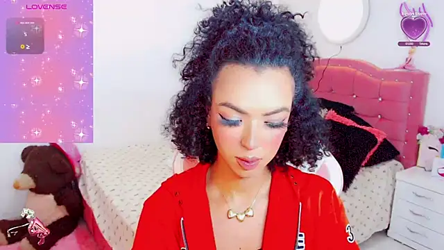 Snapshot of Tanedra_collings chatting on 10.16.25 Tanedra collings online show from 10.16.25