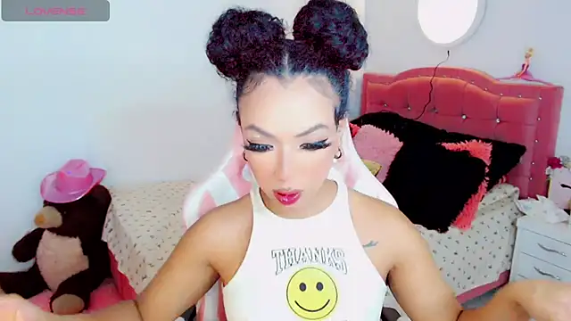 Snapshot of Tanedra_collings chatting on 10.19.25 Tanedra collings online show from 10.19.25