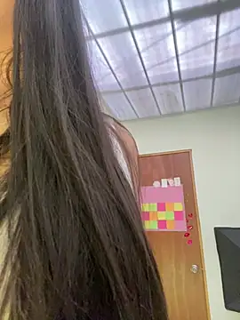 Nicollemays online show from 02.05.25