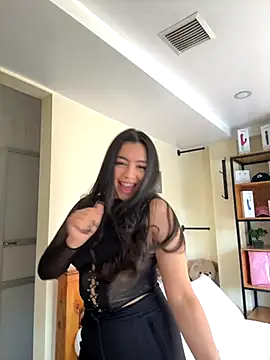 Nicollemays online show from 09.22.25