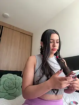 Snapshot of Nicollemays chatting on 01.15.26 Nicollemays online show from 01.15.26