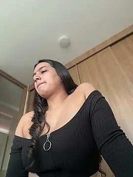 Snapshot of Nicollemays chatting on 02.26.26 Nicollemays online show from 02.26.26