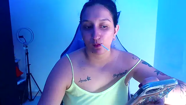 Snapshot of liz_dirty chatting on 09.10.25 liz dirty online show from 09.10.25