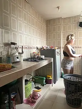 Snapshot of Celestedubois chatting on 10.30.25 Celestedubois online show from 10.30.25