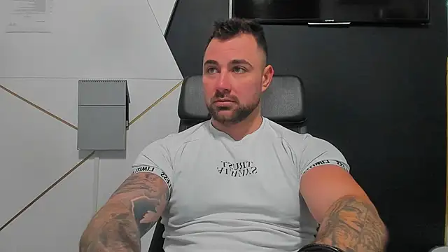 Snapshot of DuncanStone chatting on 01.15.26 DuncanStone online show from 01.15.26