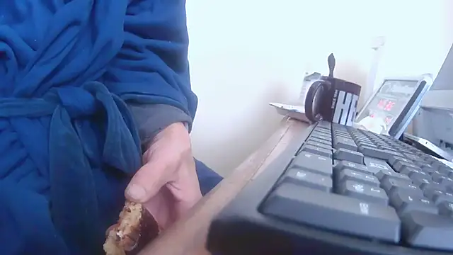 hottottrot691 online show from 02.26.26