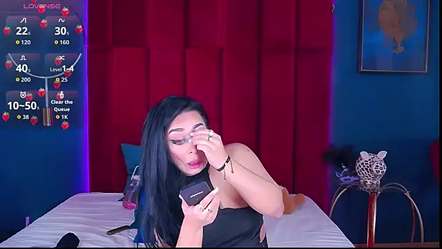 Snapshot of MadyLuxxx chatting on 05.09.26 MadyLuxxx online show from 05.09.26