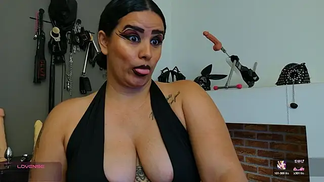 Snapshot of MariaGaitan chatting on 02.25.26 MariaGaitan online show from 02.25.26