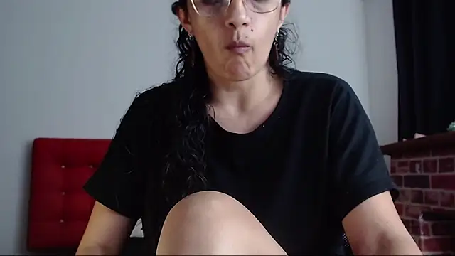 Lucynaugthyy online show from 03.17.25