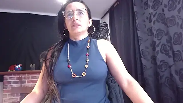 Lucynaugthyy online show from 10.10.25