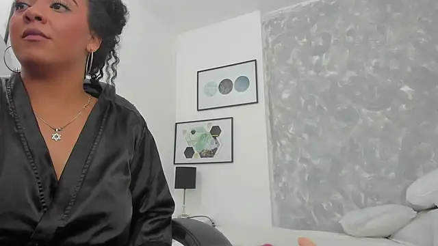 Tanisha  campbell online show from 03.03.25