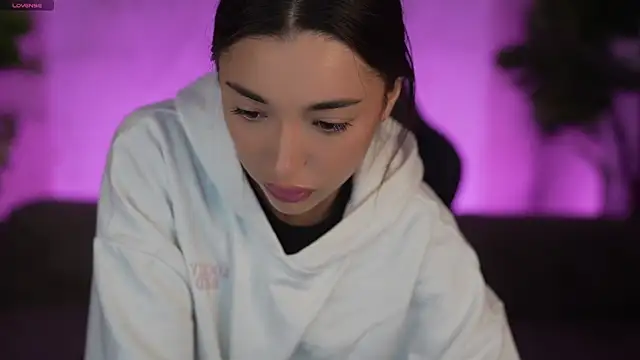 Jasmine Flow online show from 06.12.26
