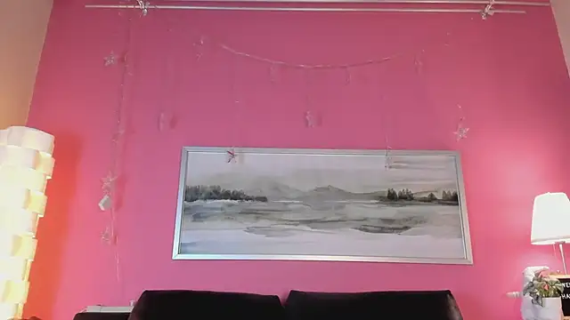 Tiffanysurez  online show from 02.26.25