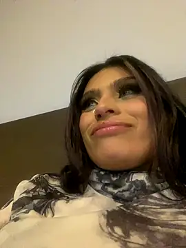 Tiffanysurez  online show from 09.16.25