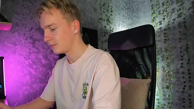 AlexxSweet online show from 11.30.25