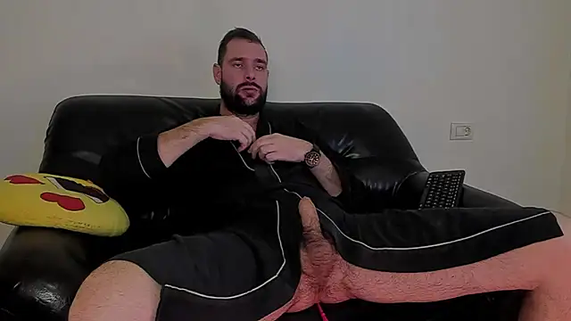 Snapshot of KingMalcom chatting on 11.26.25 KingMalcom online show from 11.26.25