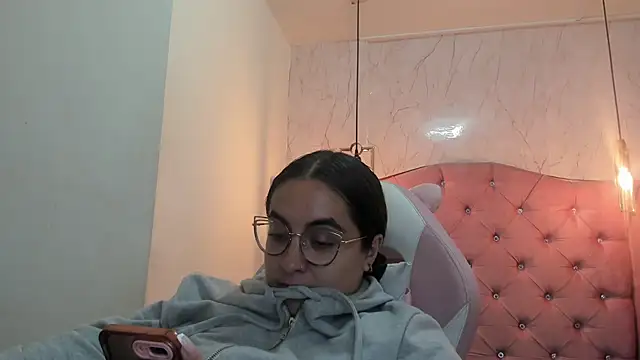 Snapshot of nalalye_cruzz_ chatting on 02.12.25 nalalye cruzz online show from 02.12.25