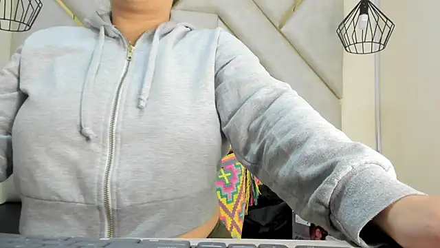 Snapshot of nalalye_cruzz_ chatting on 03.02.25 nalalye cruzz online show from 03.02.25