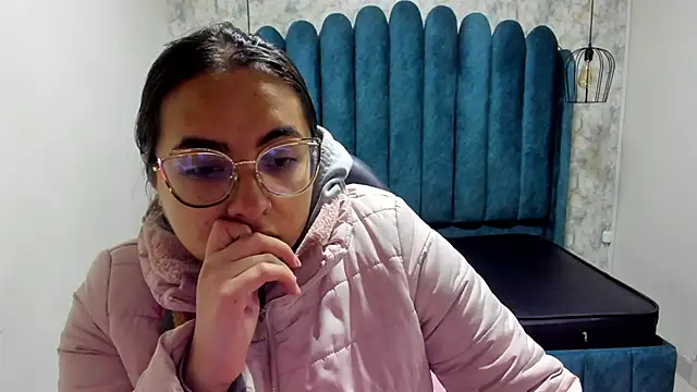Snapshot of nalalye_cruzz_ chatting on 09.19.25 nalalye cruzz online show from 09.19.25
