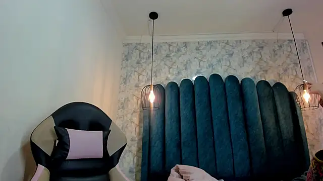 Snapshot of nalalye_cruzz_ chatting on 09.25.25 nalalye cruzz online show from 09.25.25