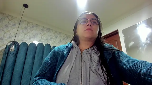 Snapshot of nalalye_cruzz_ chatting on 10.15.25 nalalye cruzz online show from 10.15.25