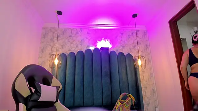 Snapshot of nalalye_cruzz_ chatting on 02.28.26 nalalye cruzz online show from 02.28.26