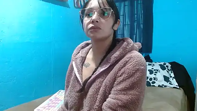 Snapshot of clarisse69 chatting on 01.27.25 clarisse69 online show from 01.27.25