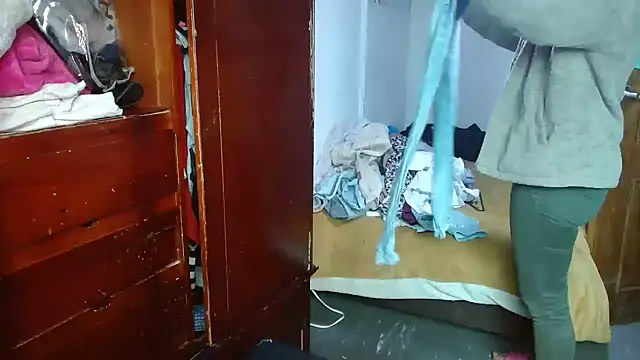 Snapshot of clarisse69 chatting on 09.09.25 clarisse69 online show from 09.09.25